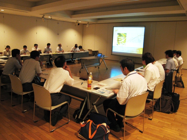 ポスト資源回復計画移行調査事業説明会会議風景