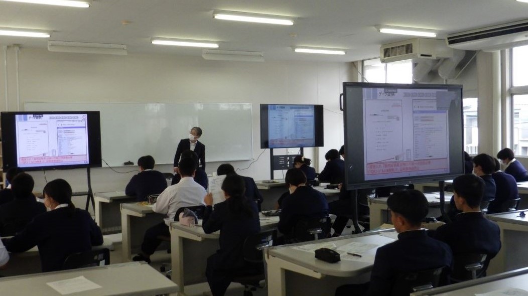 堀籠委員による宮崎県立宮崎海洋高等出前学校授業風景