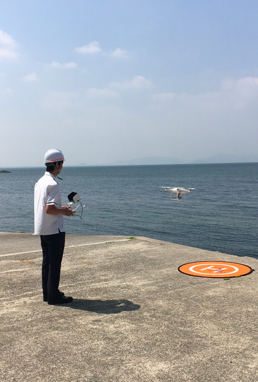 海洋調査風景の写真