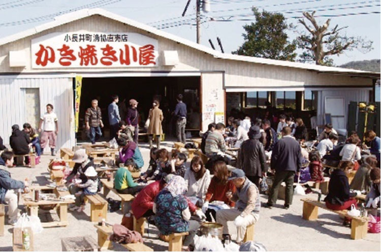 冬季に併設されるカキ焼き小屋