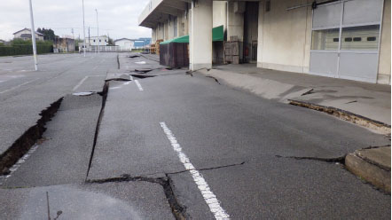 七尾市公設地方卸売市場の構内の被災状況
