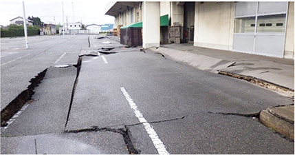 七尾市公設地方卸売市場の構内の被災状況1